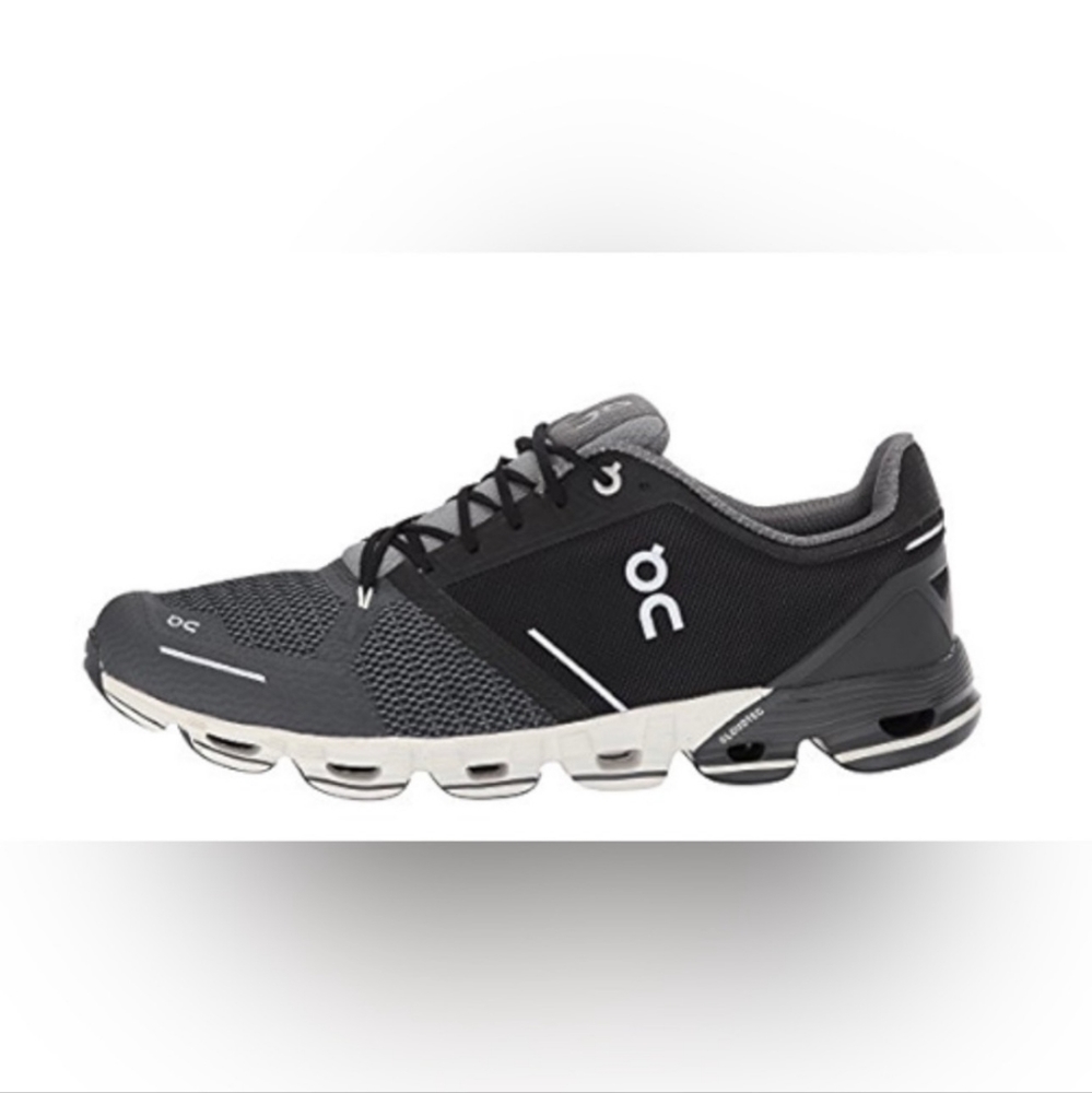 LIKE NEW! Mens On Cloudflyer!